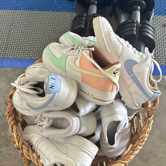 Mystery Box full of over 10 lbs of ladies sizes small. Won’t believe your eyes! - Picture 2 of 2